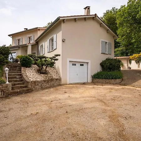 La Moursoise 4 Etoiles * Mours-Saint-Eusebe